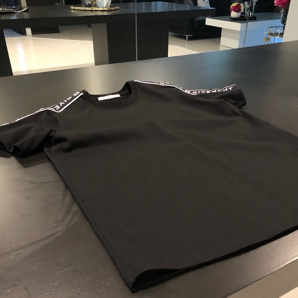 Givenchy logo tape men’s t shirt - Picture 3 of 7